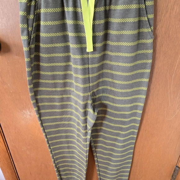 Green Striped Lounge Set - Picture 4 of 6